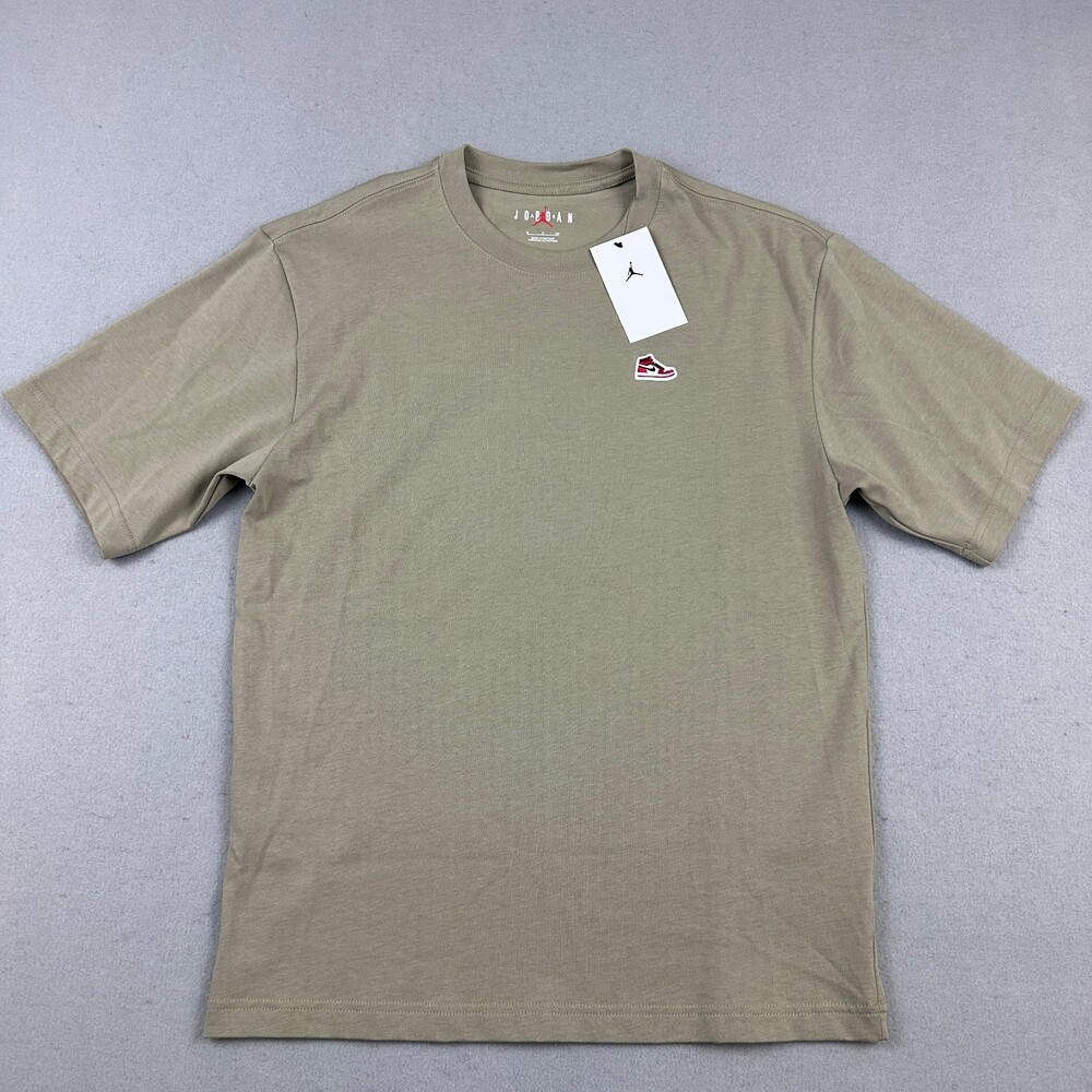 Jordan Shirt Men Small Green Sneaker Patch Activewear Short Sleeve Baskegtball